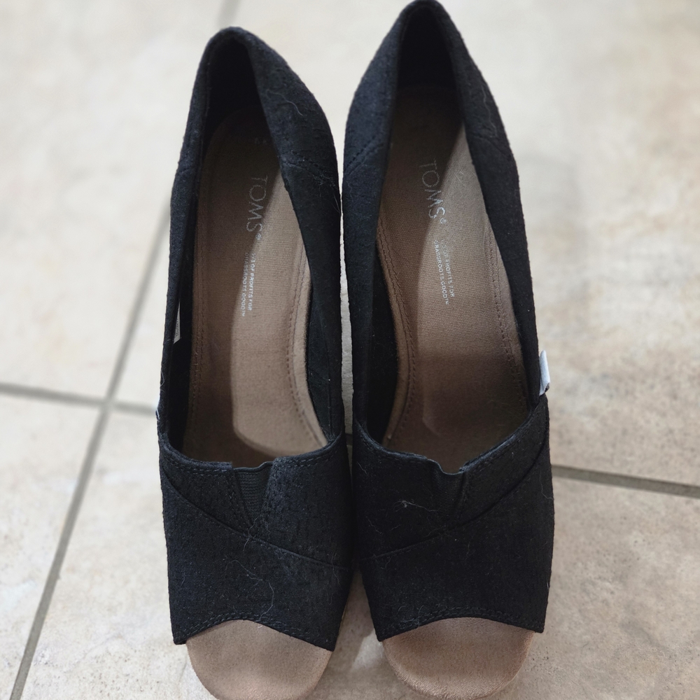 TOMS Women's Black and Brown Peep Toe Heels